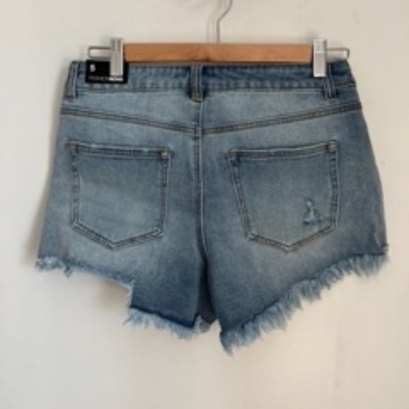 NWT | Fashion Nova | Jean High Waisted Distressed Shorts | Size 5 - Picture 9 of 13